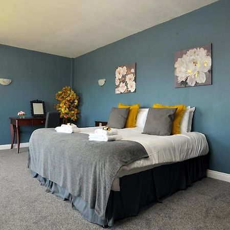 Bells Hotel كول فورد المظهر الخارجي الصورة