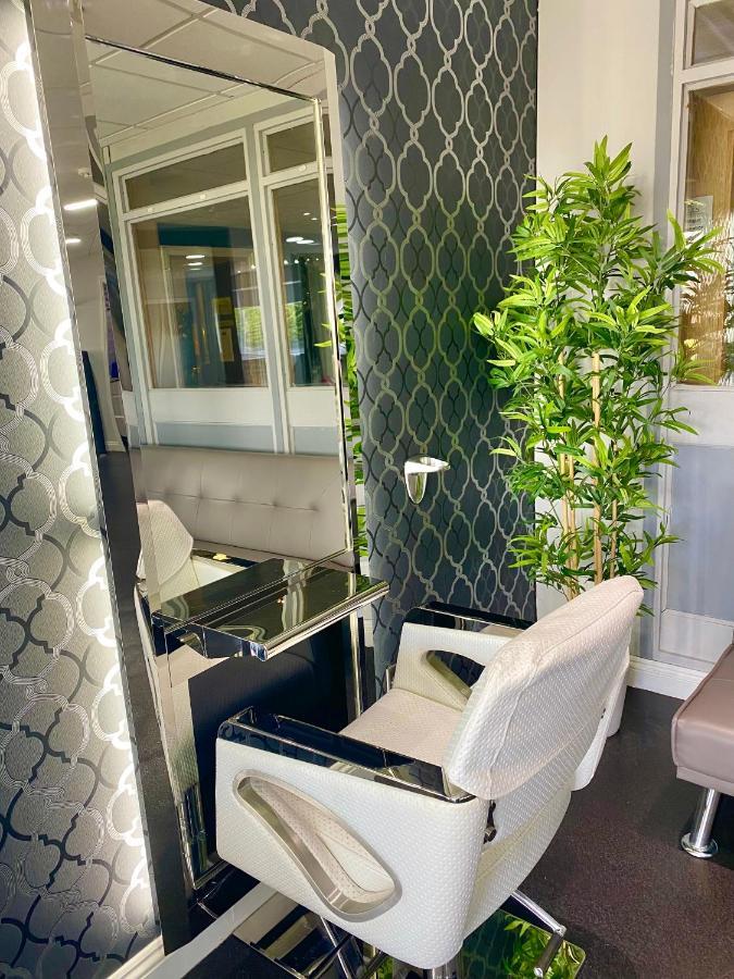 Bells Hotel كول فورد المظهر الخارجي الصورة