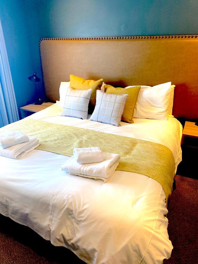 Bells Hotel كول فورد المظهر الخارجي الصورة