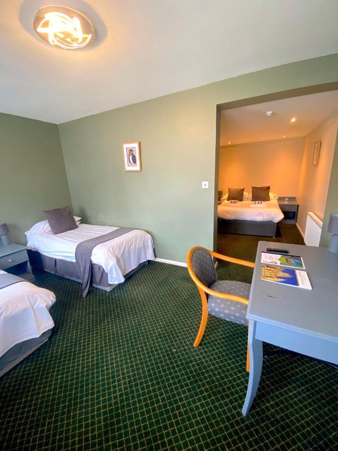 Bells Hotel كول فورد المظهر الخارجي الصورة