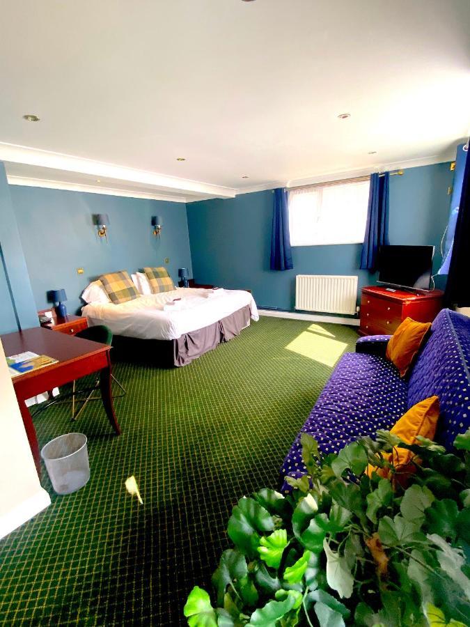 Bells Hotel كول فورد المظهر الخارجي الصورة