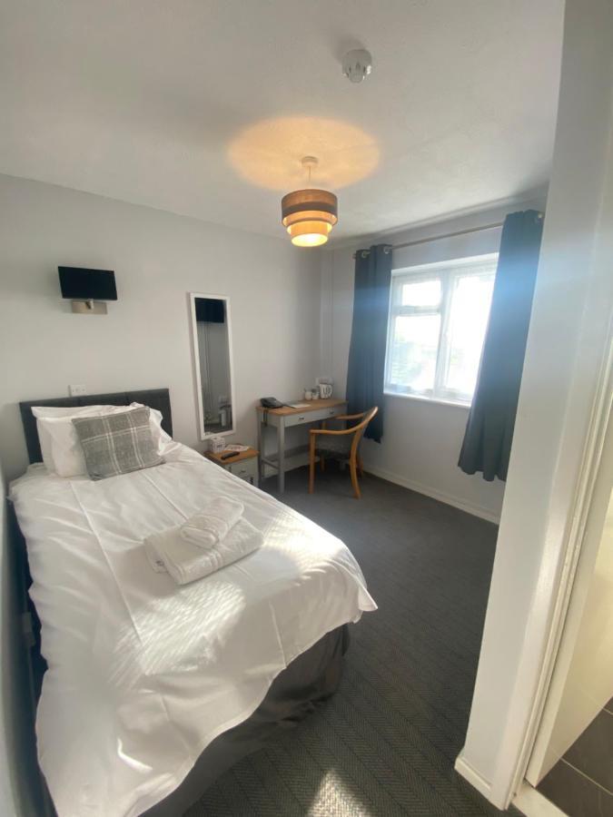 Bells Hotel كول فورد المظهر الخارجي الصورة