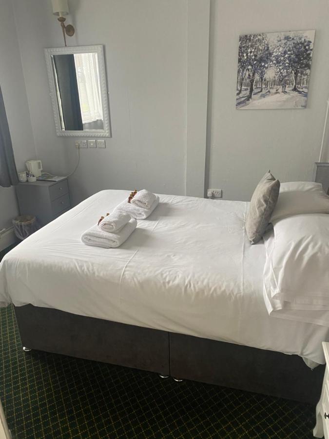 Bells Hotel كول فورد المظهر الخارجي الصورة