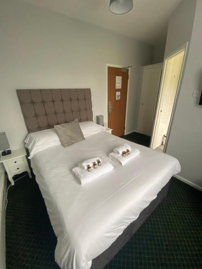 Bells Hotel كول فورد المظهر الخارجي الصورة