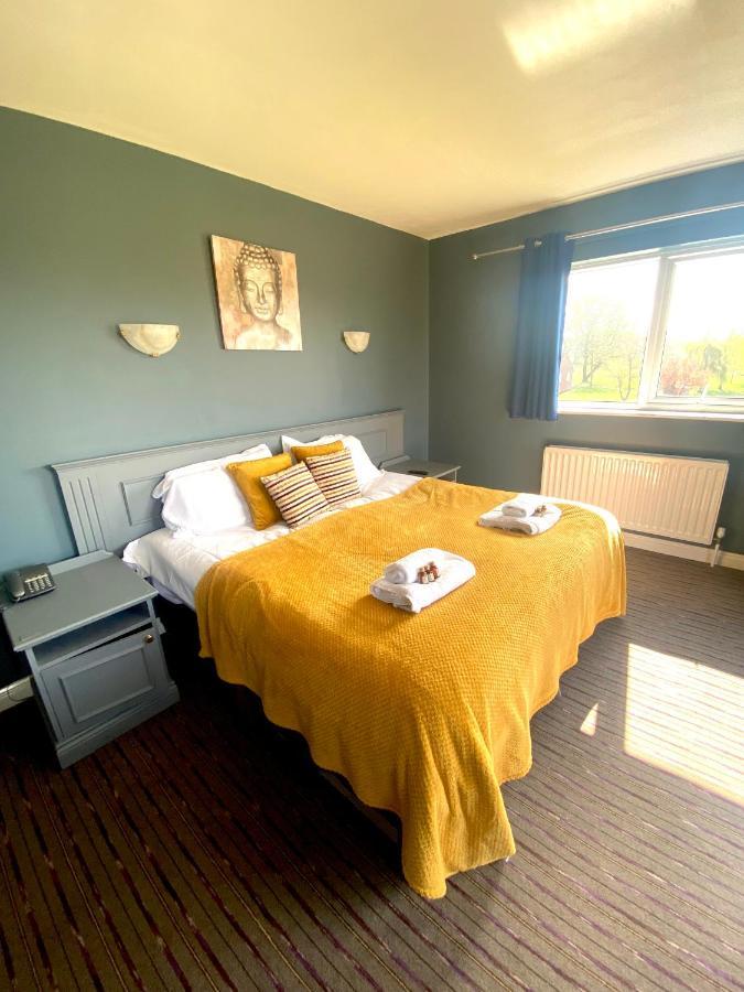 Bells Hotel كول فورد المظهر الخارجي الصورة