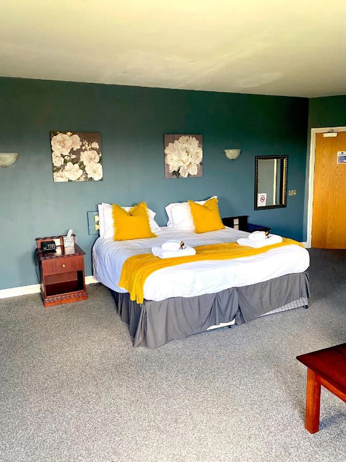 Bells Hotel كول فورد المظهر الخارجي الصورة