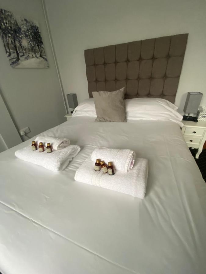 Bells Hotel كول فورد المظهر الخارجي الصورة