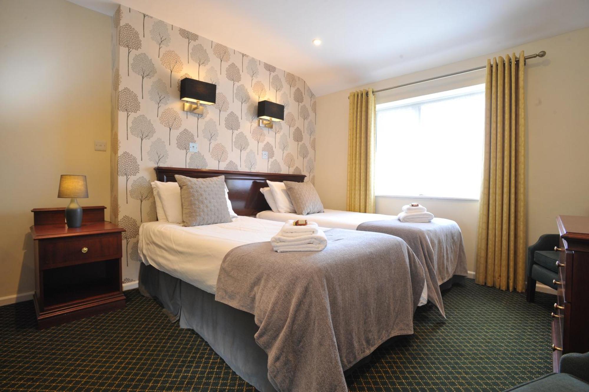 Bells Hotel كول فورد المظهر الخارجي الصورة