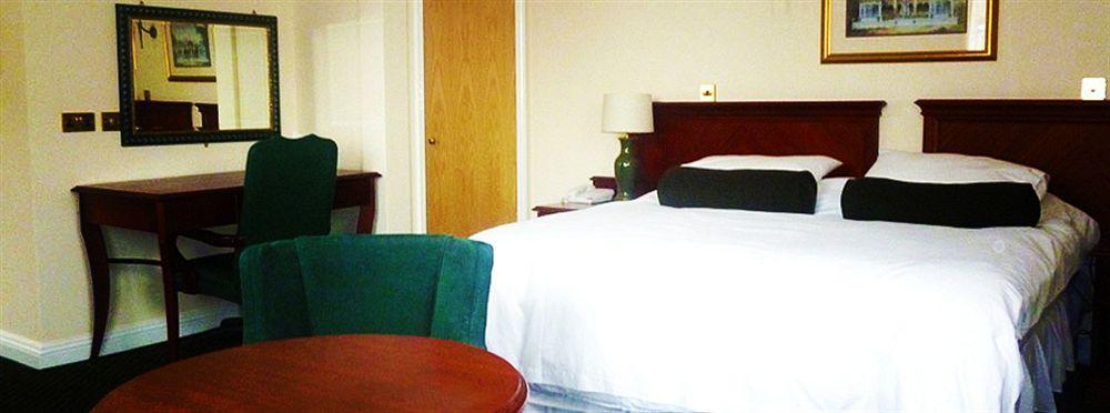 Bells Hotel كول فورد المظهر الخارجي الصورة